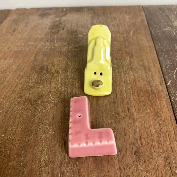 Ceramic Wood Plane Carpenter Square Salt & Pepper‎ Shakers MCM Vintage - Picture 3 of 6